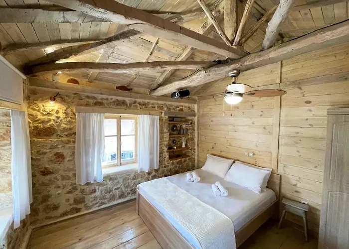 Agios Ioannis Stone With Private Pool & Hydro-massage Ferienhaus