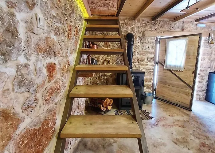 Agios Ioannis Stone With Private Pool & Hydro-massage Ferienhaus